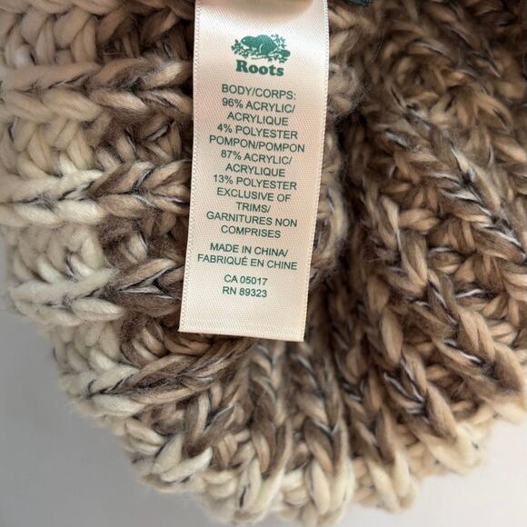 Roots Chunky Cabin Toque Hat - Picture 2 of 5